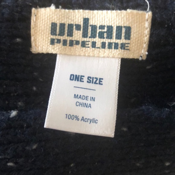 Urban pipeline men’s scarf - Picture 3 of 3